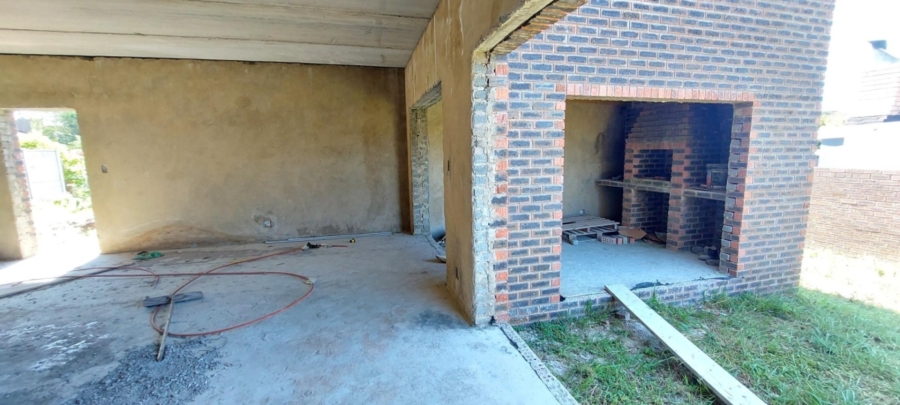 6 Bedroom Property for Sale in Sunrise On Sea Eastern Cape